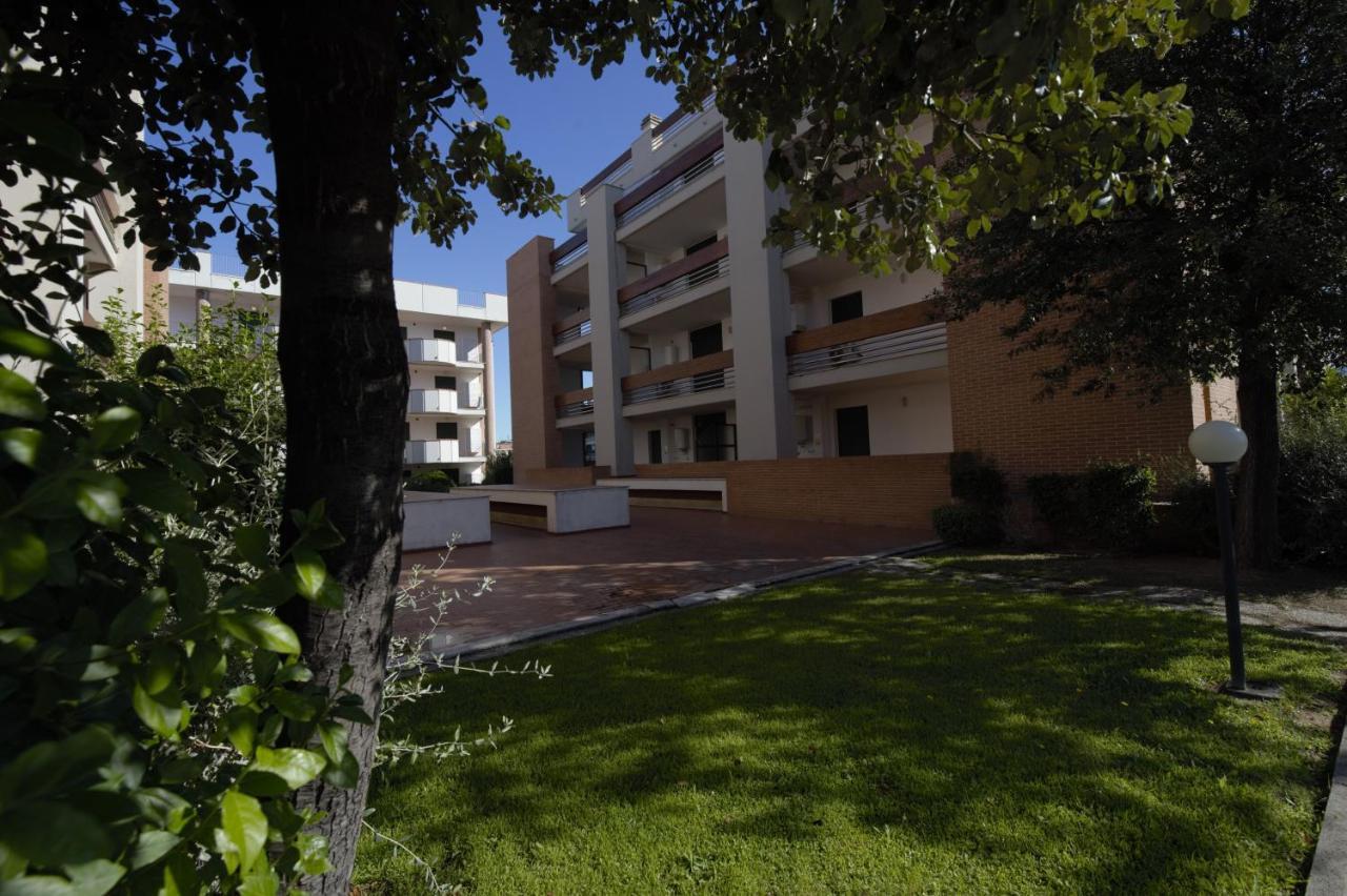 Le Residenze Di Santa Costanza - Mirto/Corbezzolo Aparthotel San Vincenzo Eksteriør bilde