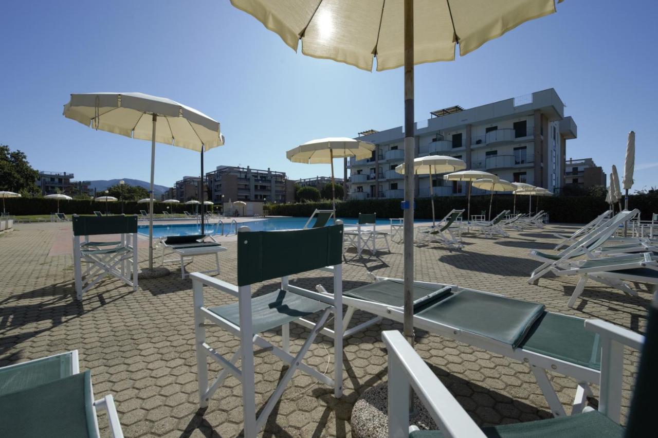 Le Residenze Di Santa Costanza - Mirto/Corbezzolo Aparthotel San Vincenzo Eksteriør bilde