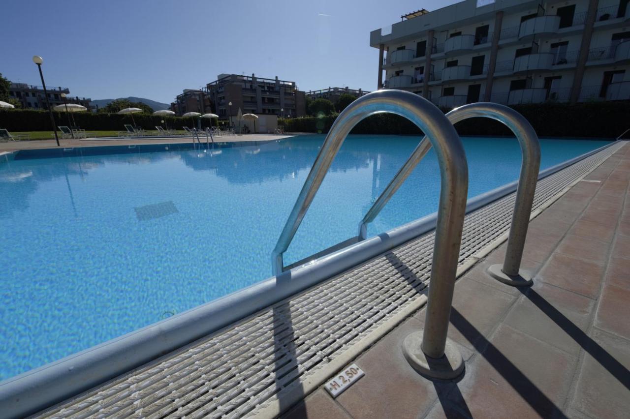 Le Residenze Di Santa Costanza - Mirto/Corbezzolo Aparthotel San Vincenzo Eksteriør bilde